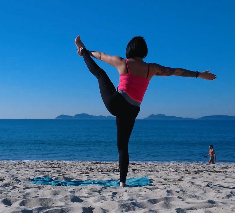 adrianagdrs Yoga en la Playa en Cangas do Morrazo